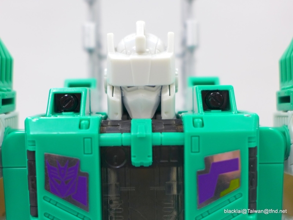 Generations Titans Return Sixshot   In Hand Photos Of Wave 3 Leader Class Figure  (25 of 89)